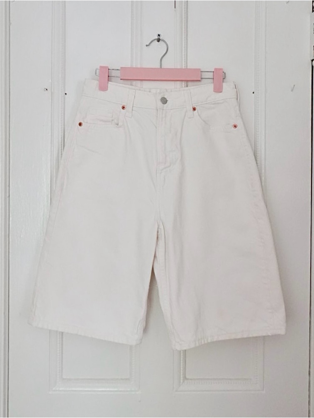 H&M White Wide-Leg Knee-Length Denim Bermuda Baggy Shorts - Picture 2 of 5
